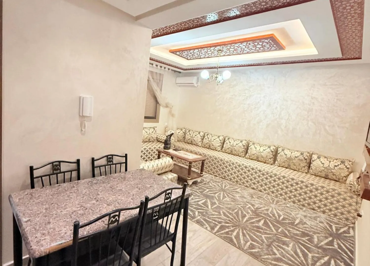 公寓 Appart Spacieux N19 Family Centre-Ville 马拉喀什